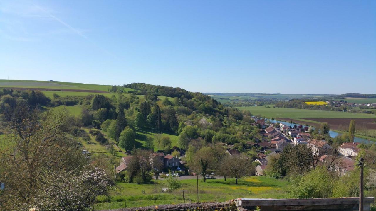 B&B Chez Fouchs - Chambre D'Hotes Dun-sur-Meuse ภายนอก รูปภาพ