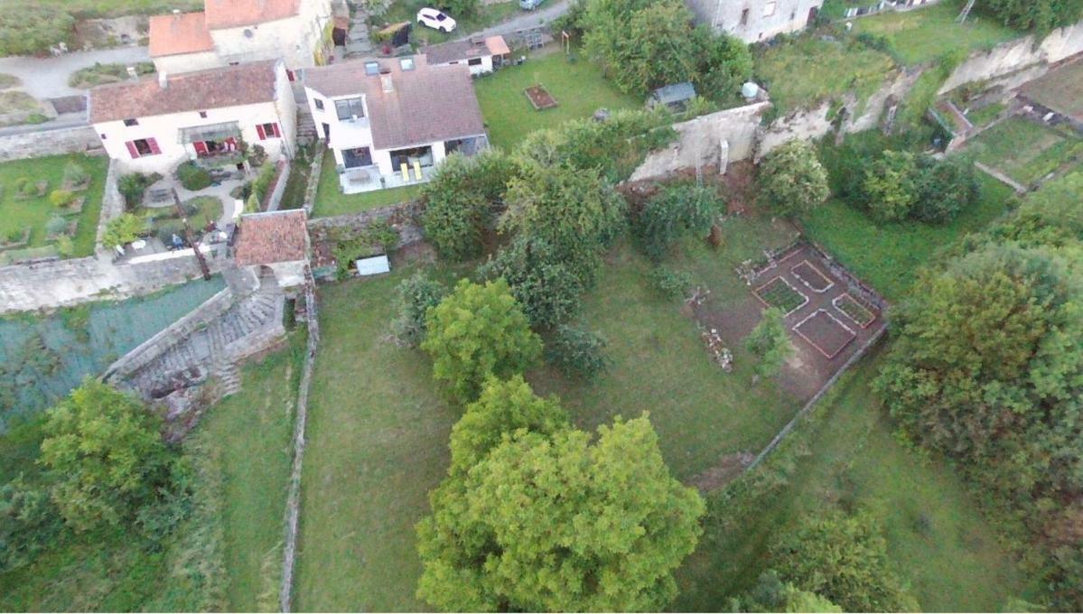 B&B Chez Fouchs - Chambre D'Hotes Dun-sur-Meuse ภายนอก รูปภาพ