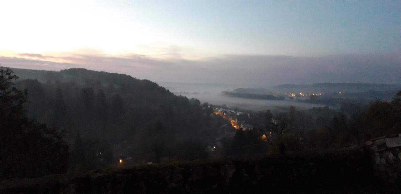 B&B Chez Fouchs - Chambre D'Hotes Dun-sur-Meuse ภายนอก รูปภาพ